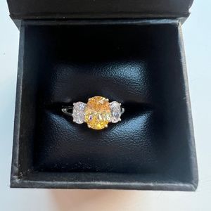 Landau yellow and crystal gemstone silver ring